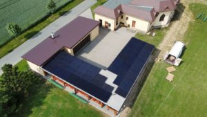 Uhlířov Přístřešek u Kulturního domu 2